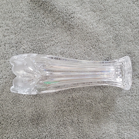 Oneida 24% Lead Crystal 7" Bud Vase!!! - Picture 2 of 7
